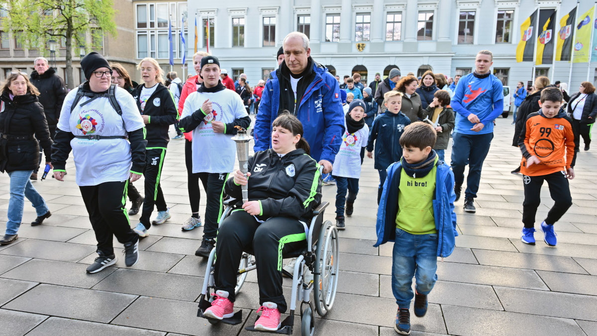 Start zum Fackellauf der Special Olympics. Foto: Stadt Krefeld, Presse und Kommunikation, A. Bischof