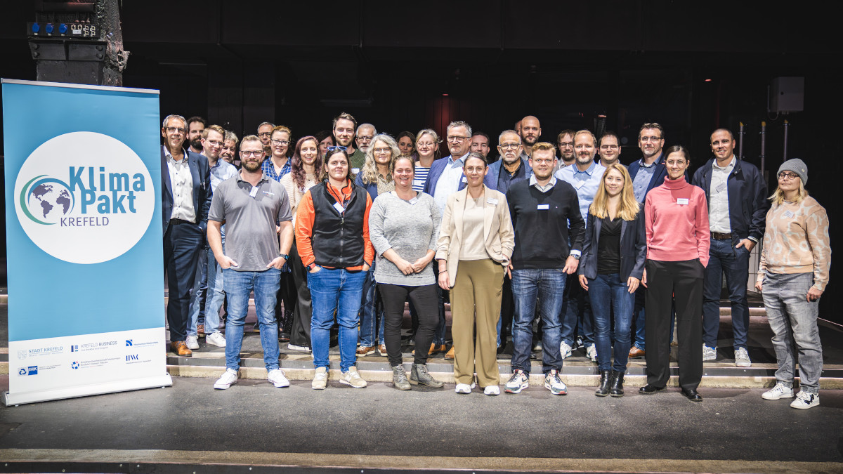 Die Mitglieder des Klimapaktes beim Treffen in der Kulturfabrik Krefeld.Foto: Till Niedert / KuFa Krefeld