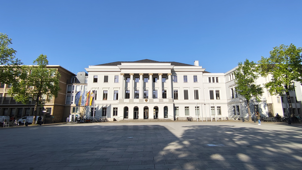 Blick auf das Krefelder Rathaus. Foto: Stadt Krefeld, Presse und Kommunikation, Martin Kramer Blick auf das Krefelder Rathaus. Foto: Stadt Krefeld, Presse und Kommunikation, Martin Kramer